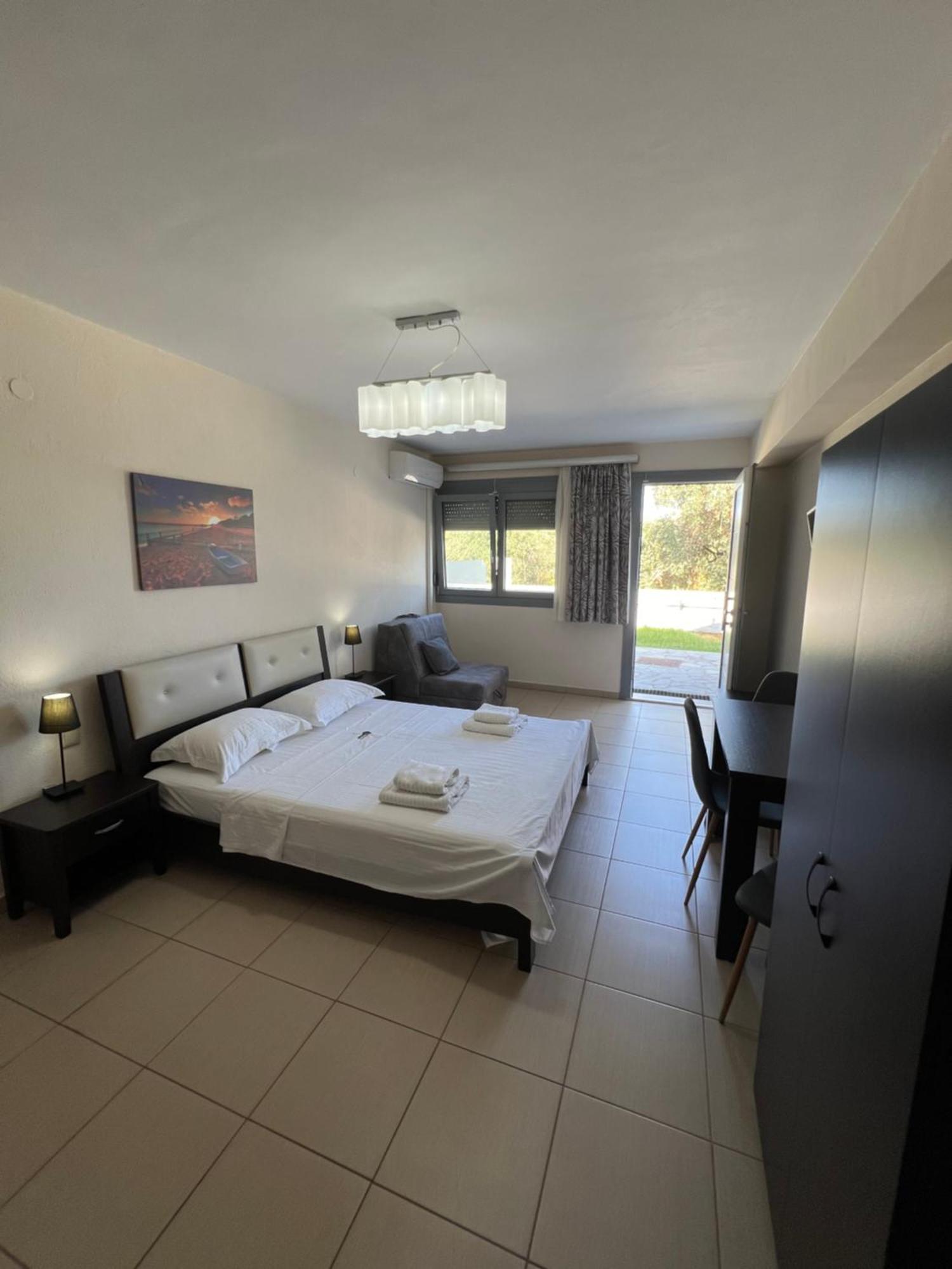 Bivas Apartments Limenas  Buitenkant foto