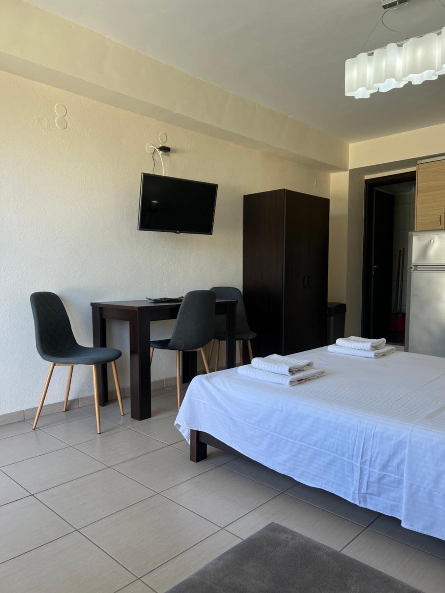 Bivas Apartments Limenas  Buitenkant foto