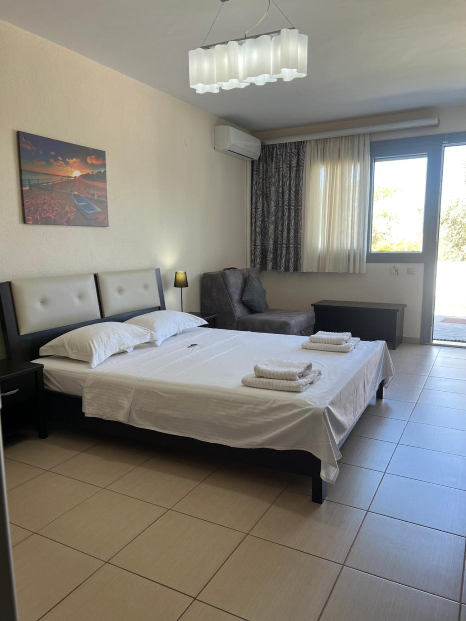 Bivas Apartments Limenas  Buitenkant foto